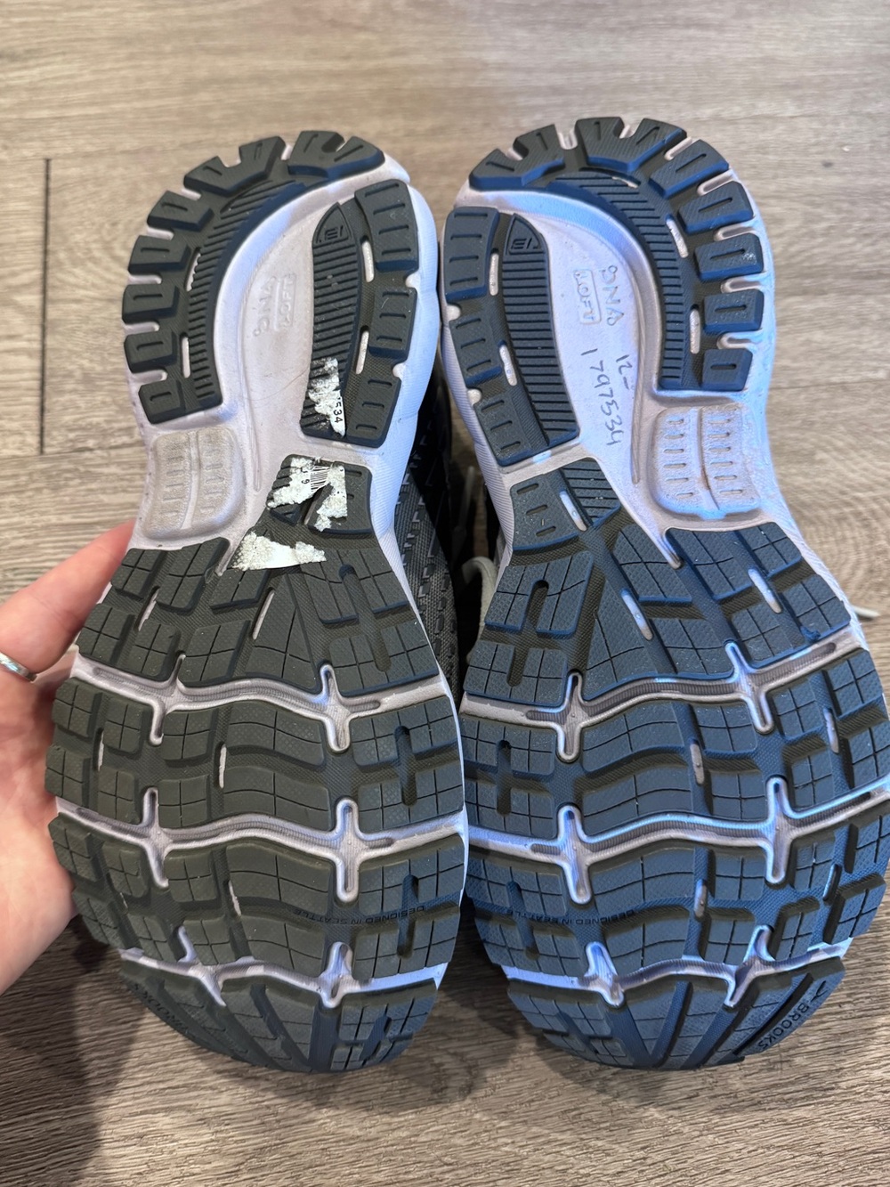Brooks Ghost 13 Gray Sneakers in Size 7.5 - Picture 7 of 8